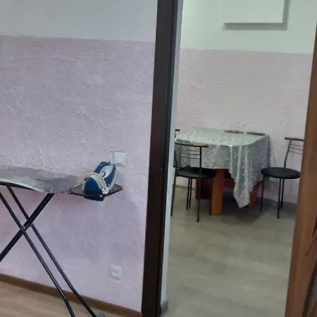 в гостьовому будинку 1-кімнатні та 2-кімнатні