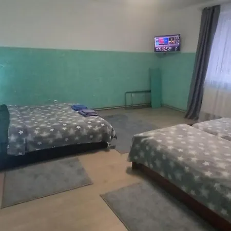 в гостьовому будинку 1-кімнатні та 2-кімнатні Apartment